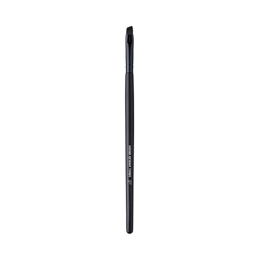 e.l.f. Small Angled Brush, Creates Even, Thin & Straight Lines, Great For Applying Lip Color, Eyebrow Color & Eyeliner, Vegan & Cruelty-Free