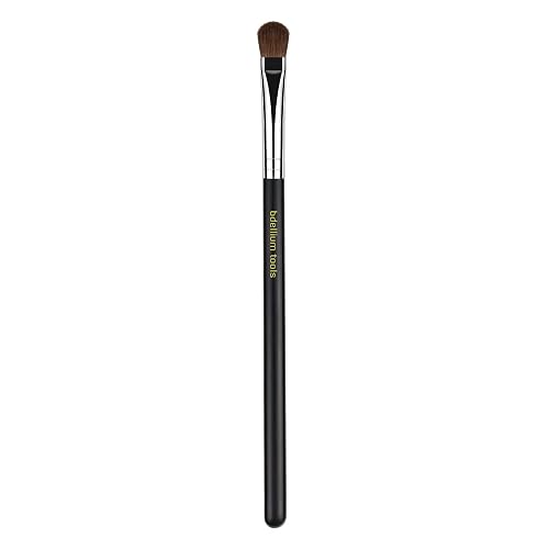 Bdellium Tools Professional Makeup Brush - Maestro Series 777 Shadow - With Soft Natural Fibers, For Applying Shadow (Black, 1pc)