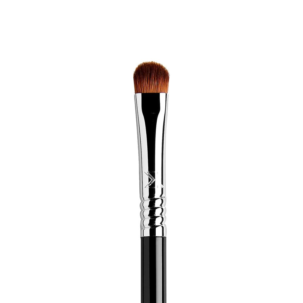 Sigma Beauty Professional E57 Firm Shader Brush - Professional Makeup Brush for Intense Applications or Controlled Finishes - Vegan Eyeshadow Brush
