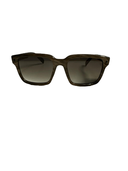 Foster Grant Sunglass Styles for Y.O.U. (Your own unique fit) low bridge fit. Brown horn square. MCS33