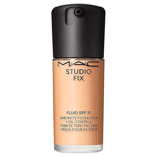 MAC Studio Fix Fluid SPF 15 24HR Matte Foundation + Oil Control, NC18, 1 Ounce