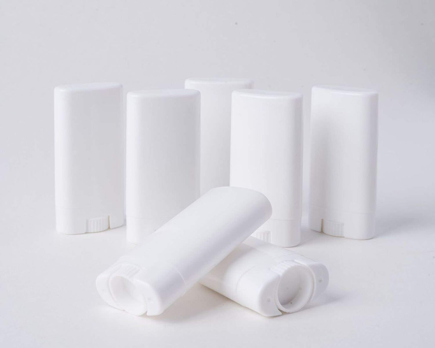 Healthcom 15pcs 15ml White Plastic Deodorant Containers 0.5 Oz New Empty Oval Lip Balm Tubes Twist-Up Deodorant Container for Lipstick Crayon Beauty and Personal Care Healthcom