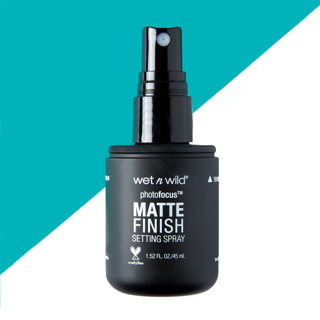 wet n wild Photo Focus Setting Mist, Up to 24HR Wear, Lightweight & Nourishing Aloe Formula Suitable for All Skin Types, Cruelty-Free & Vegan - Matte