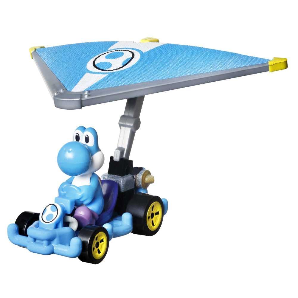 Hot Wheels Mario Kart 1:64 Scale Die-cast Light-Blue Yoshi in Pipe Frame Kart with Super Glider