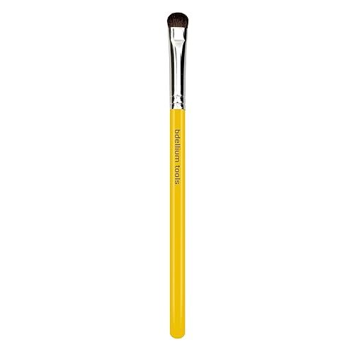 Bdellium Tools Professional Makeup Brush - Studio Series 758 Large Smudge - With All Soft Natural Fibers, For Smudging around Lash Line (Yellow, 1pc)