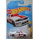 Hot Wheels Checkmate 3/9, White '07 Ford Mustang 289/365 Knight Check Pice