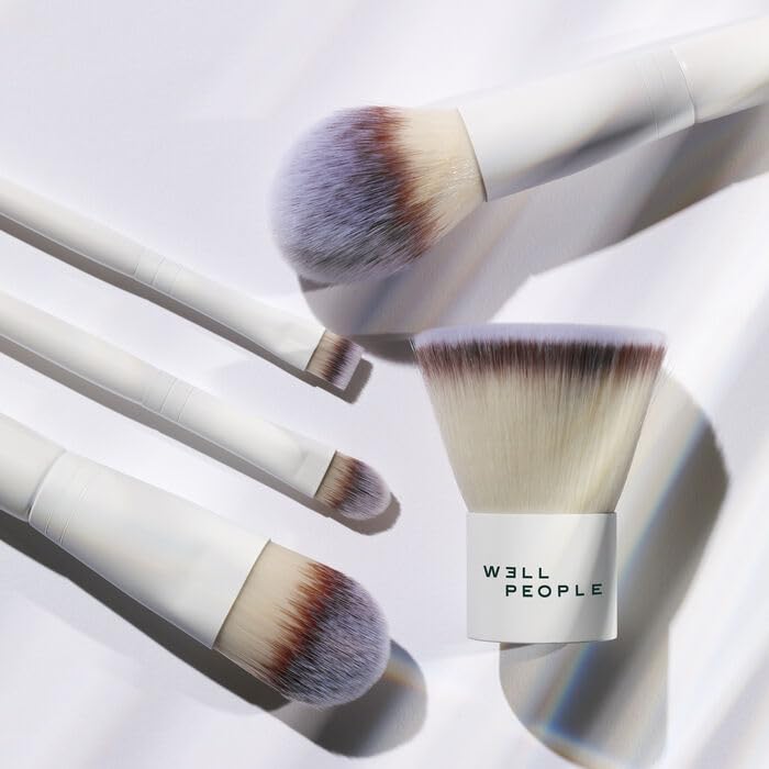 Well People Tightline Eye Brush, Dense, Flat Brush For Precise Lining Of Eyes & Brows, Use With Powder, Cream & Gel Products, Cruelty-free Bristles