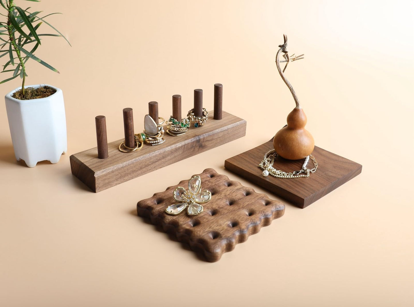 GemeShou wood ring storage jewelry organizer for woman, jewelry ring holder with 6 cones for jewelry selling, cute small ring display stand【Ring…