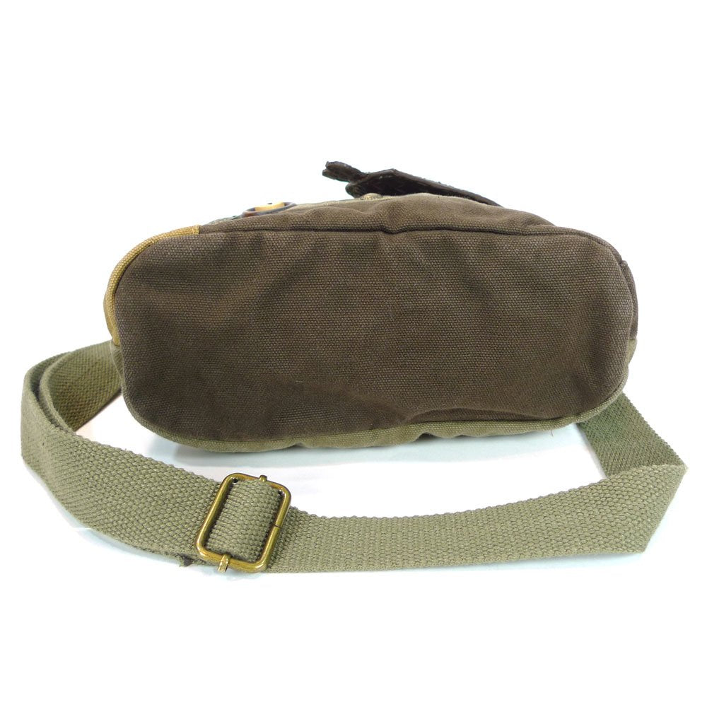 Chala Canvas Cross-body Messenger handbags with Key-fob/Coin Purse - (Chihuahua Puppy)