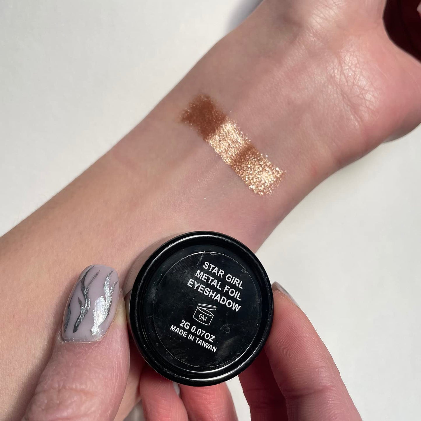 PHASE ZERO Metal Foil Eyeshadow - Shade 'Star Girl' - 2g / 0.07 Oz. - Easy-to-Apply, Highly Pigmented, Long-Lasting Wear for Bold Eye Makeup