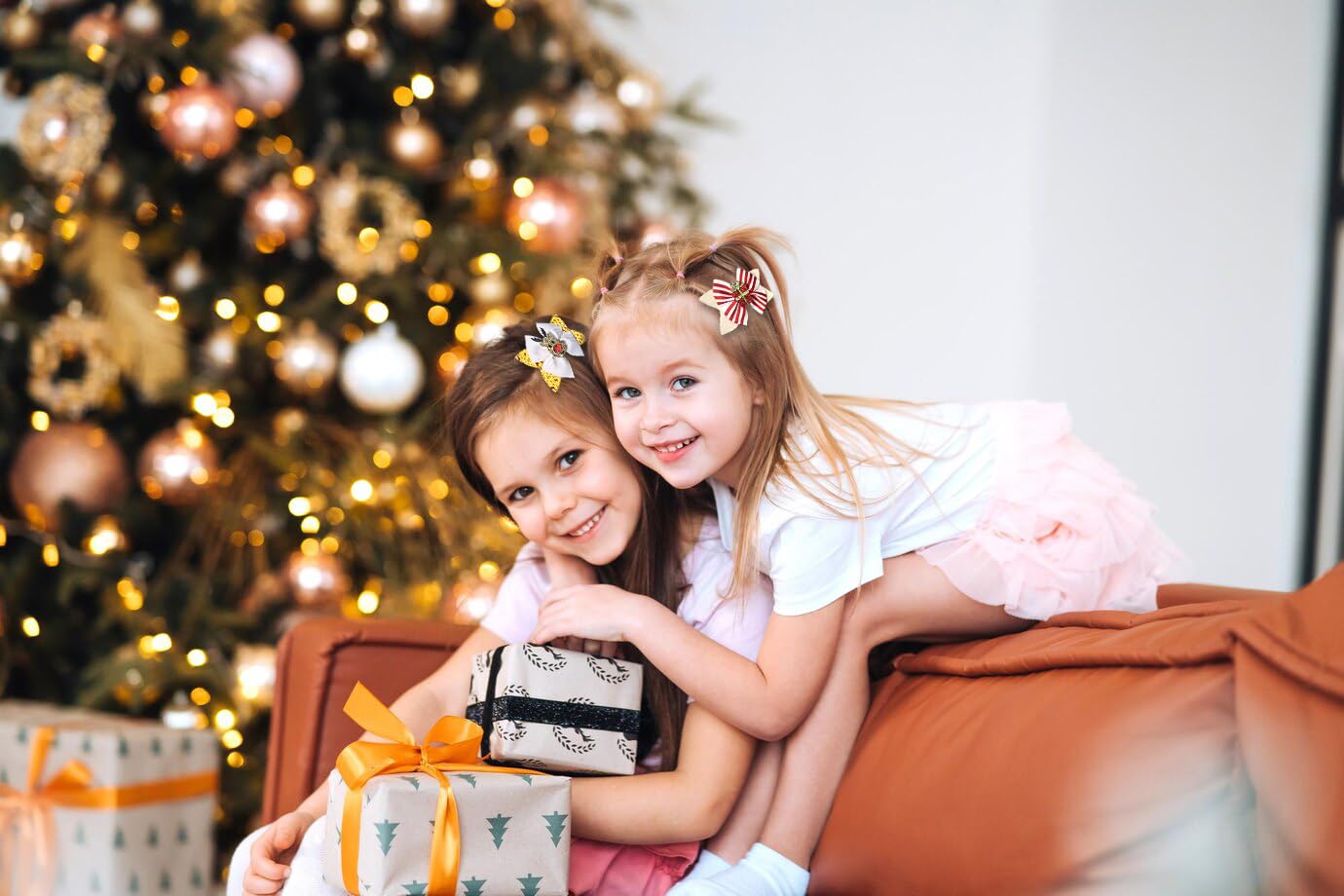 ALIBBON 8 Pcs Christmas Hair Bows for Girls, Glittering Christmas Tree Snowflake Hair Clips for Woman, Reindeer Hairpins for Kids, Christmas Hair