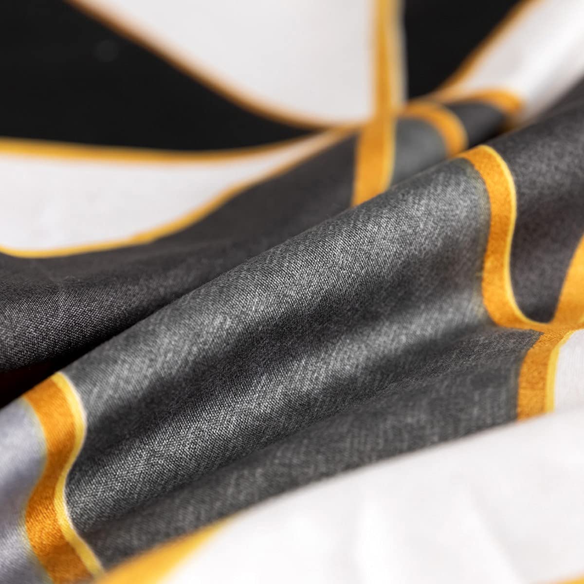 jejeloiu Geometric Plaid Bed Sheet Set Queen Size Black White Grey Gold Abstract Fitted Sheet Triangle Diamond Pattern Bedding Includes 1 Flat Sheet &