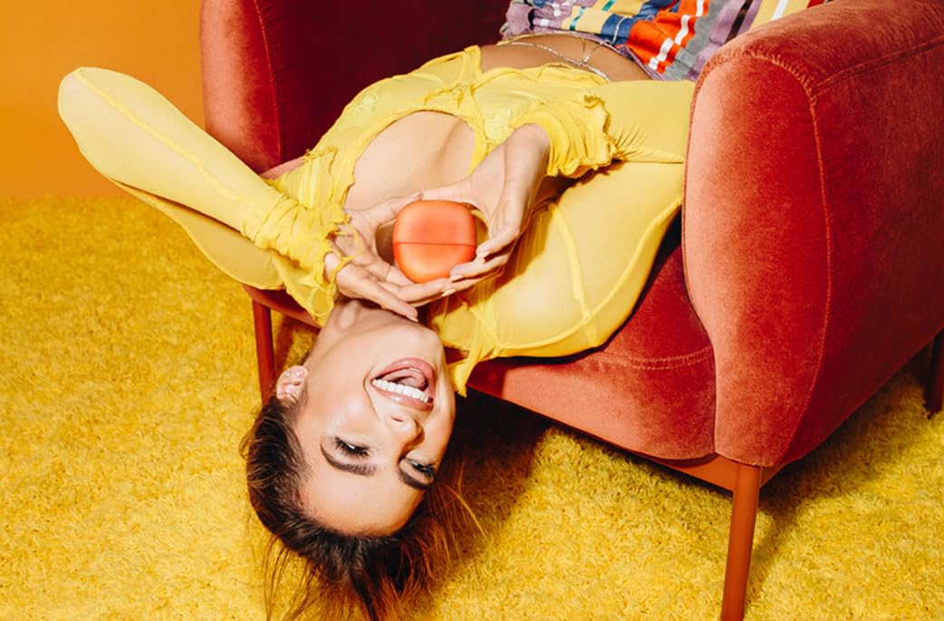 Addison Rae Fragrance Hyped - Luxury Perfume for Women -Woody Citrus Scent - Eau De Parfum -Notes of Mandarin, Blood Orange, Pomelo - Long Lasting