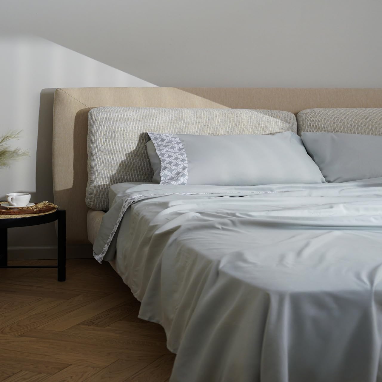 Mon Chateau Whisper Sheet Set, 4-Piece Soft Microfiber Diamond Pattern with Printed Trim for Queen Size Beds, Includes Fitted Sheet, Flat Sheet & 2