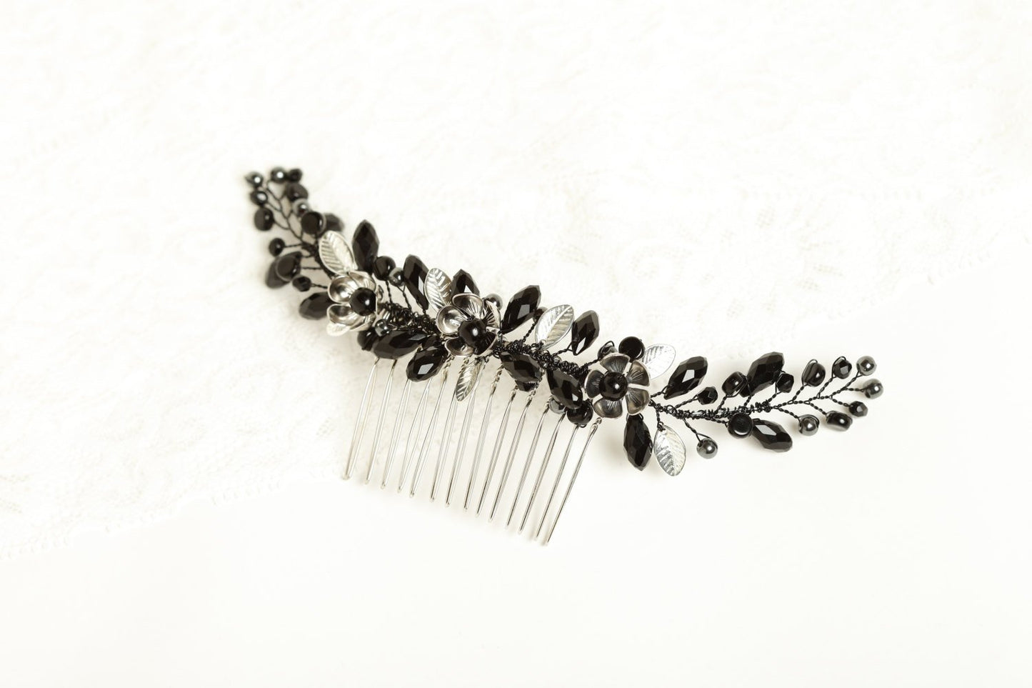 Kercisbeauty Wedding Black Crystal Flower Hair Comb for Bride Bridesmaid Prom Headpiece