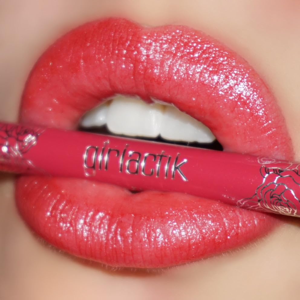 Girlactik Glossy Lip Liner - Moisturizing Lip Pencil with Glossy Shine - Smooth, Creamy, Clean Beauty, Vegan & Cruelty-Free Formula (Delilah)