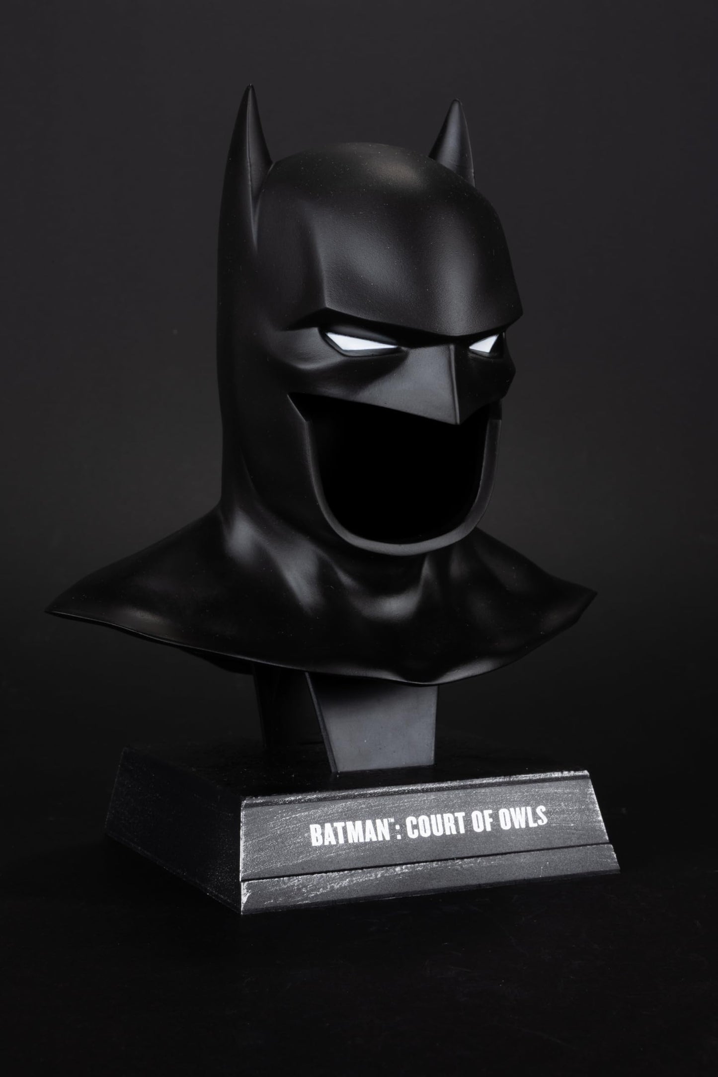 McFarlane Toys - DC Direct Batman (Court of Owls) Cowl Replica 1:3 Scale