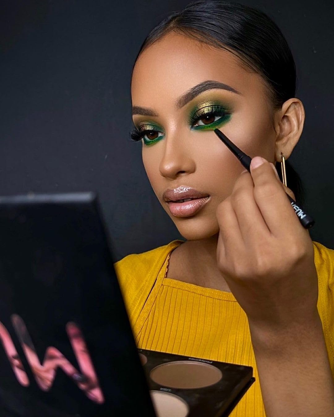 MUBA COSMETICS Eye Pencil “Venom” - Waterproof Eyeliner Pencil, Smudge-Proof, Long Lasting Eye Makeup with Smooth Precision - GREEN
