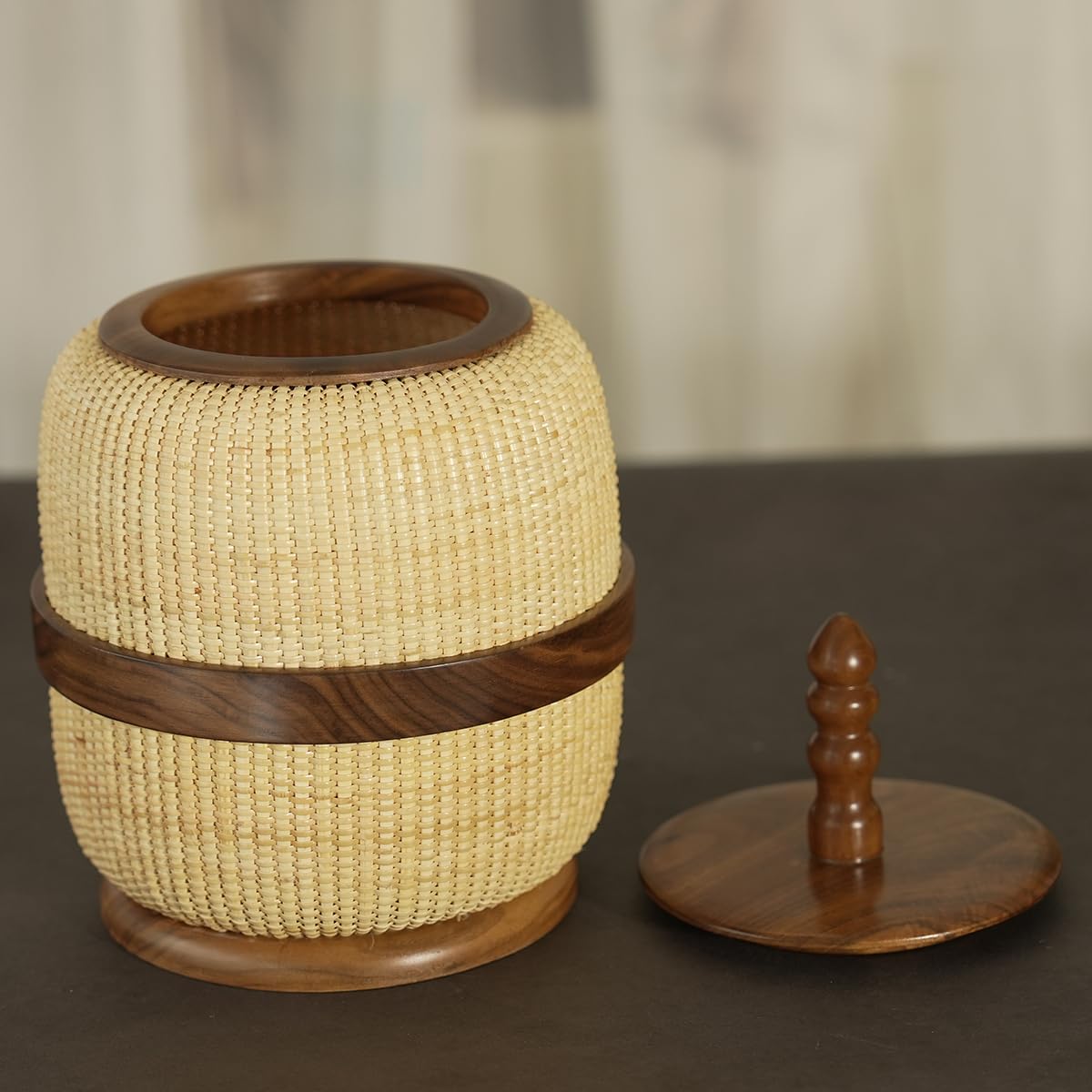 Nantucket Pot Belly Baskets Handmade Woven Rattan Circular Storage Basket with Lid, Decorative Organizer，Storage & Organization