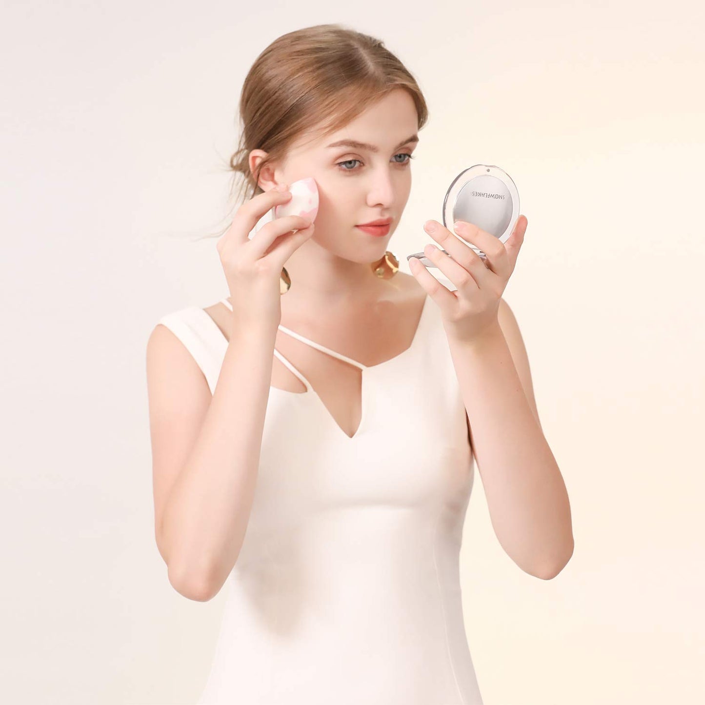 Magnifying Compact Mirror - Snowflakes Pocket Small Travel Hand Mirror, Double Sided 1x/10x Magnification Handheld Portable Mirror for Purses (Silver)