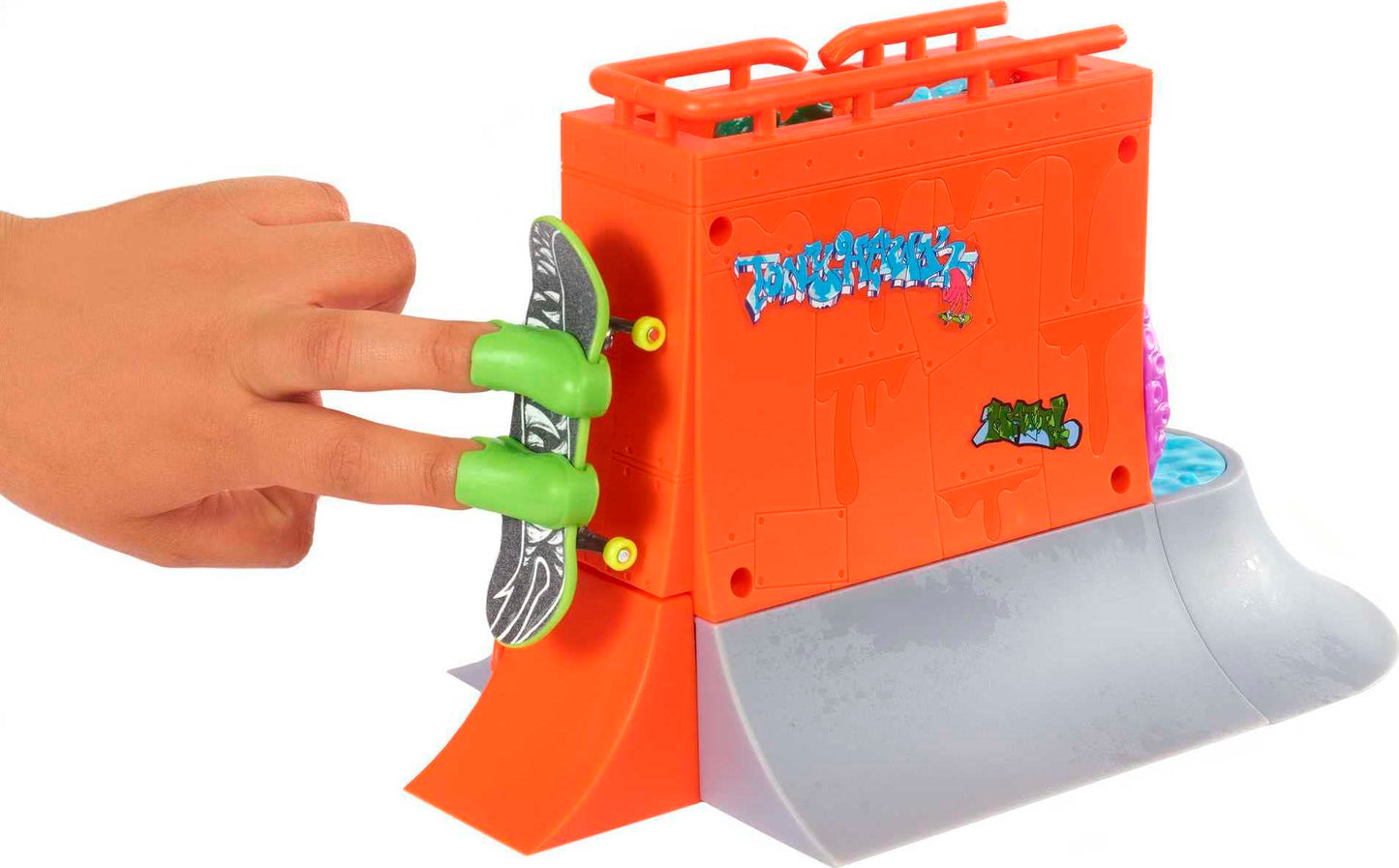 Hot Wheels Skate Aquarium Skatepark Playset Designed with Tony Hawk, Includes Tony Hawk Fingerboard & 1 Pair of Removable Skate Shoes