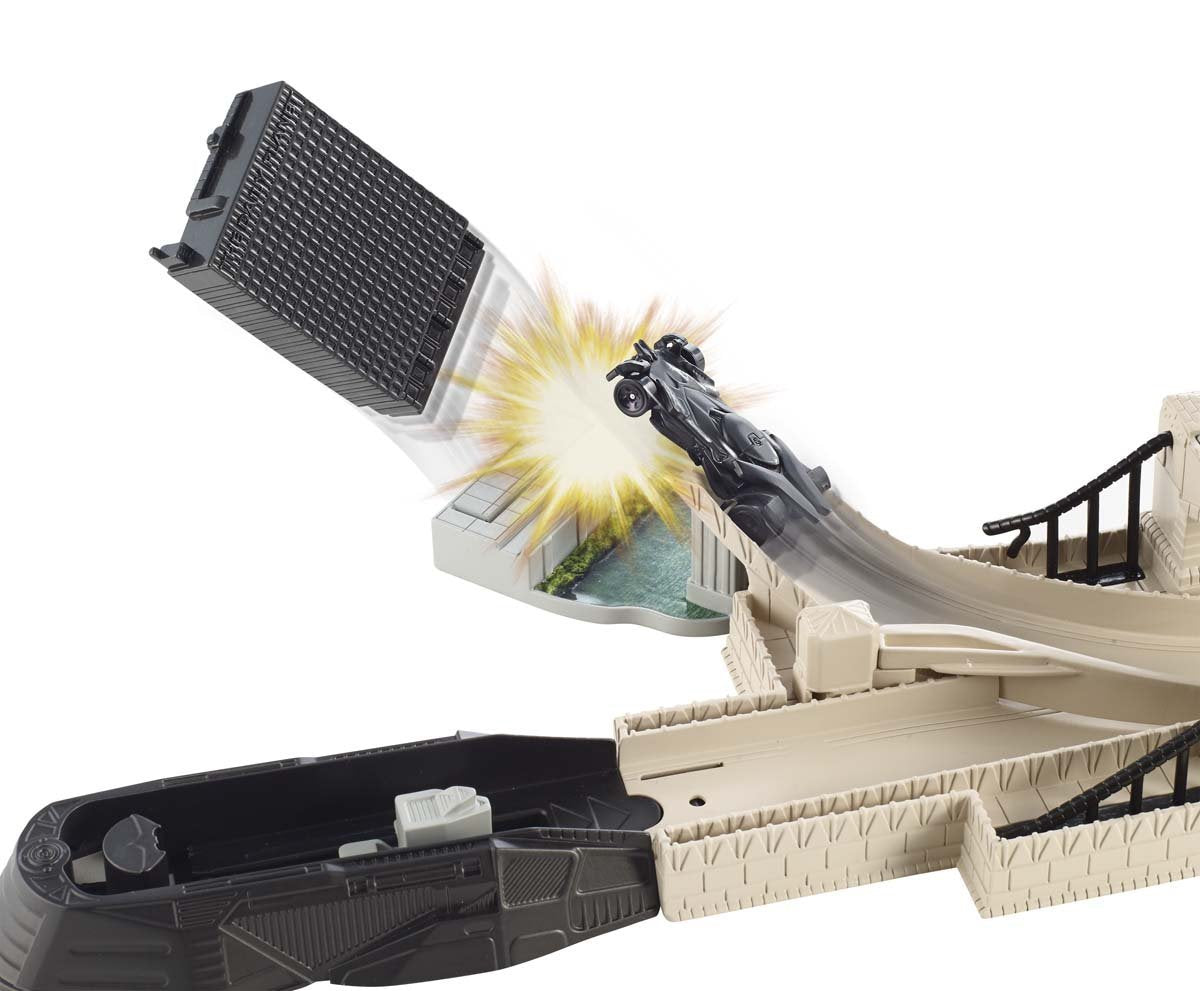 Hot Wheels Batman vs Superman: Dawn of Justice Track Set