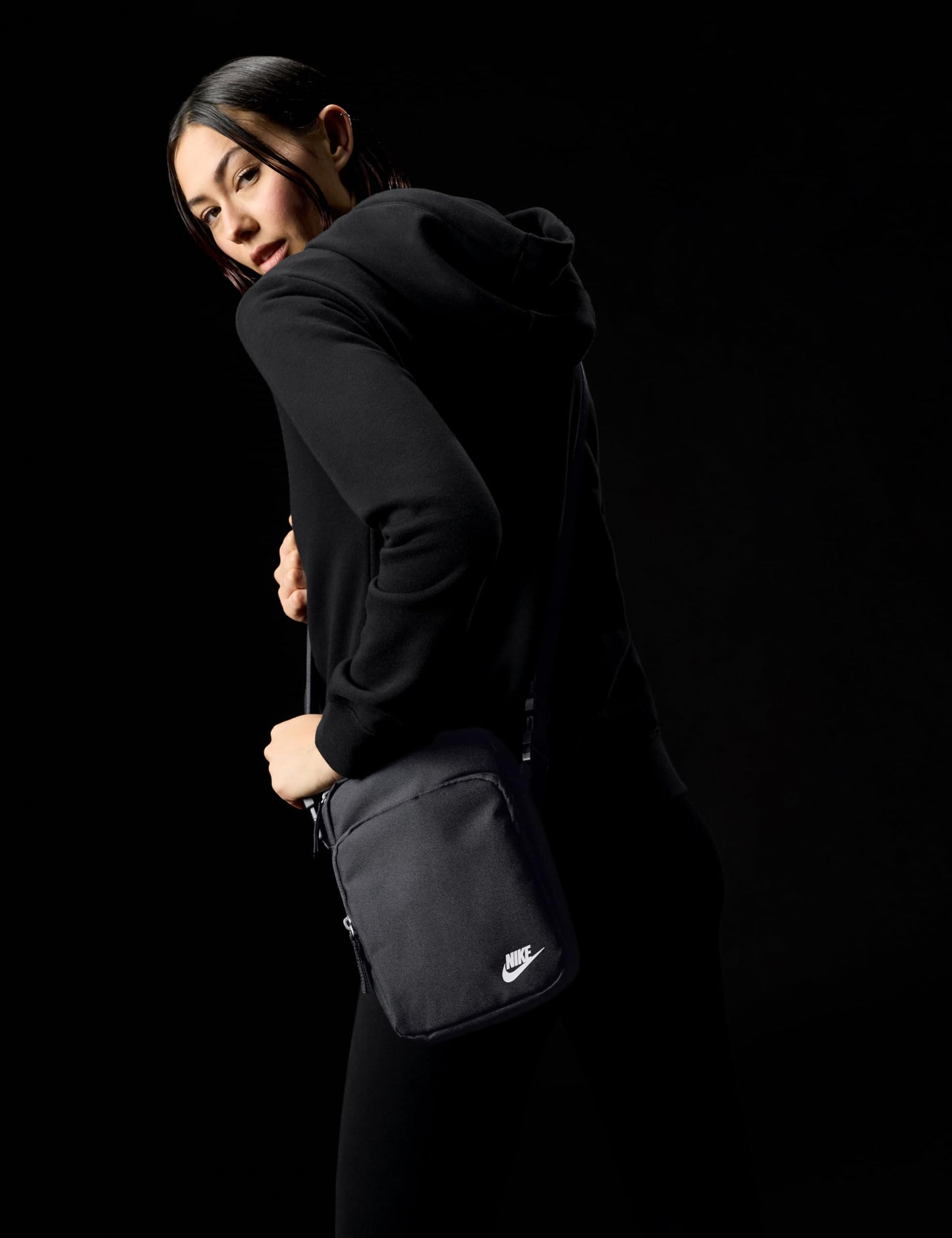 Nike Heritage, Black/Black/White