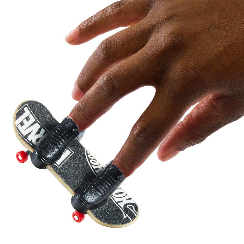 Hot Wheels Skate Vehículo de Juguete Patineta Marvel con Tenis