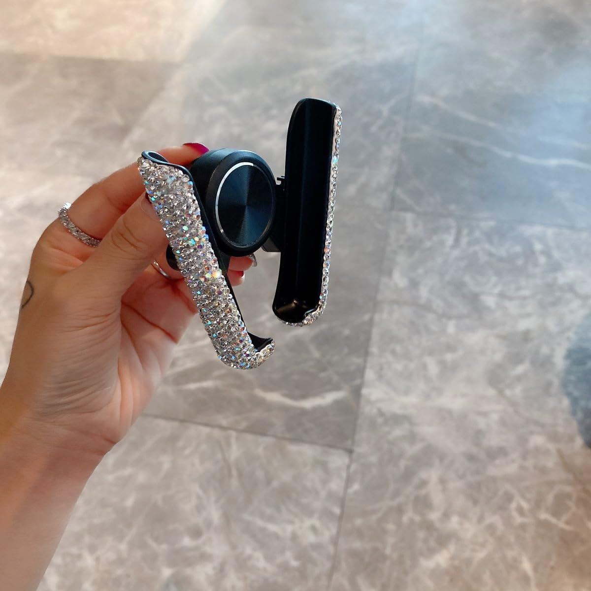 Bling Car Phone Holder Mini Car Dash Air Vent Automatic Phone Mount Universal 360°Adjustable Crystal Auto Car Stand Car Accessories for Women…