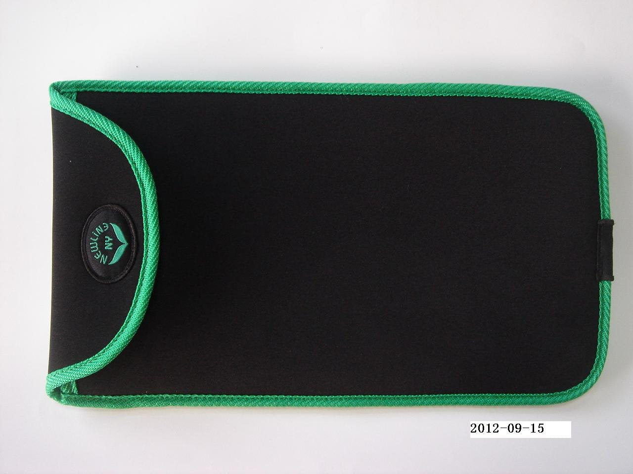 NewlineNY Black Mini Bathroom Scale + Travel Slip Case SBB-0718MBK+101BG