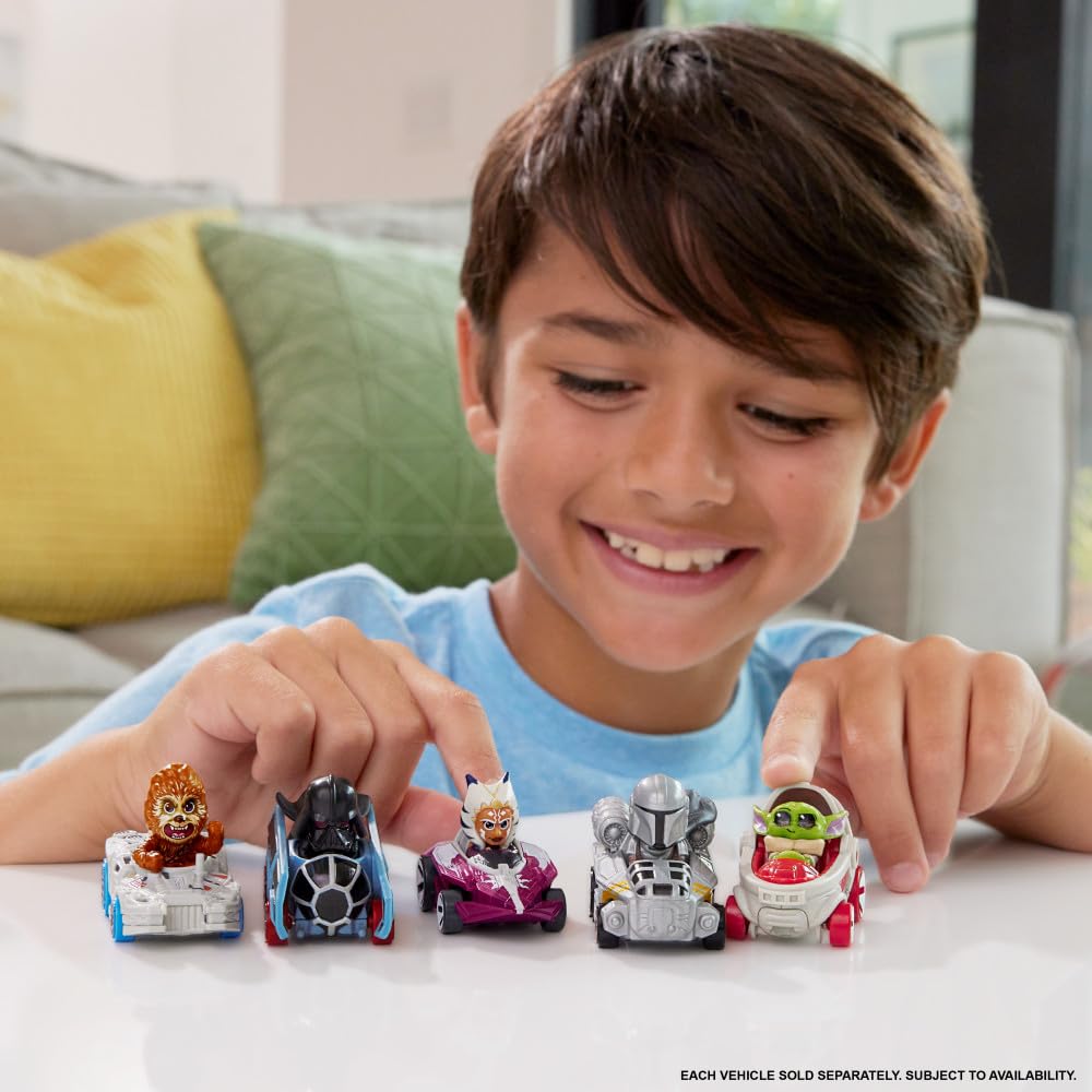 Hot Wheels RacerVerse Vehículo de Juguete Chewbacca en el Falcon