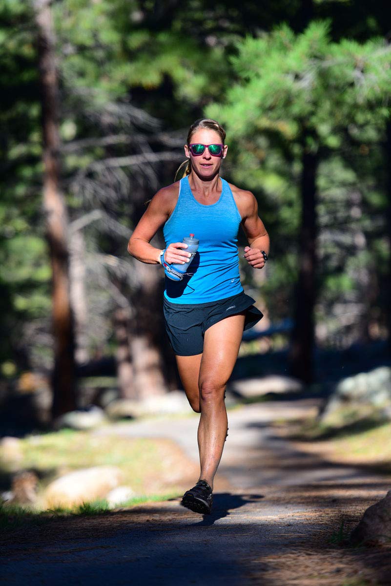 Ultraspire Iso Versa 2.0 Blue Grey Runners Water Bottle Handheld with Hand-strap