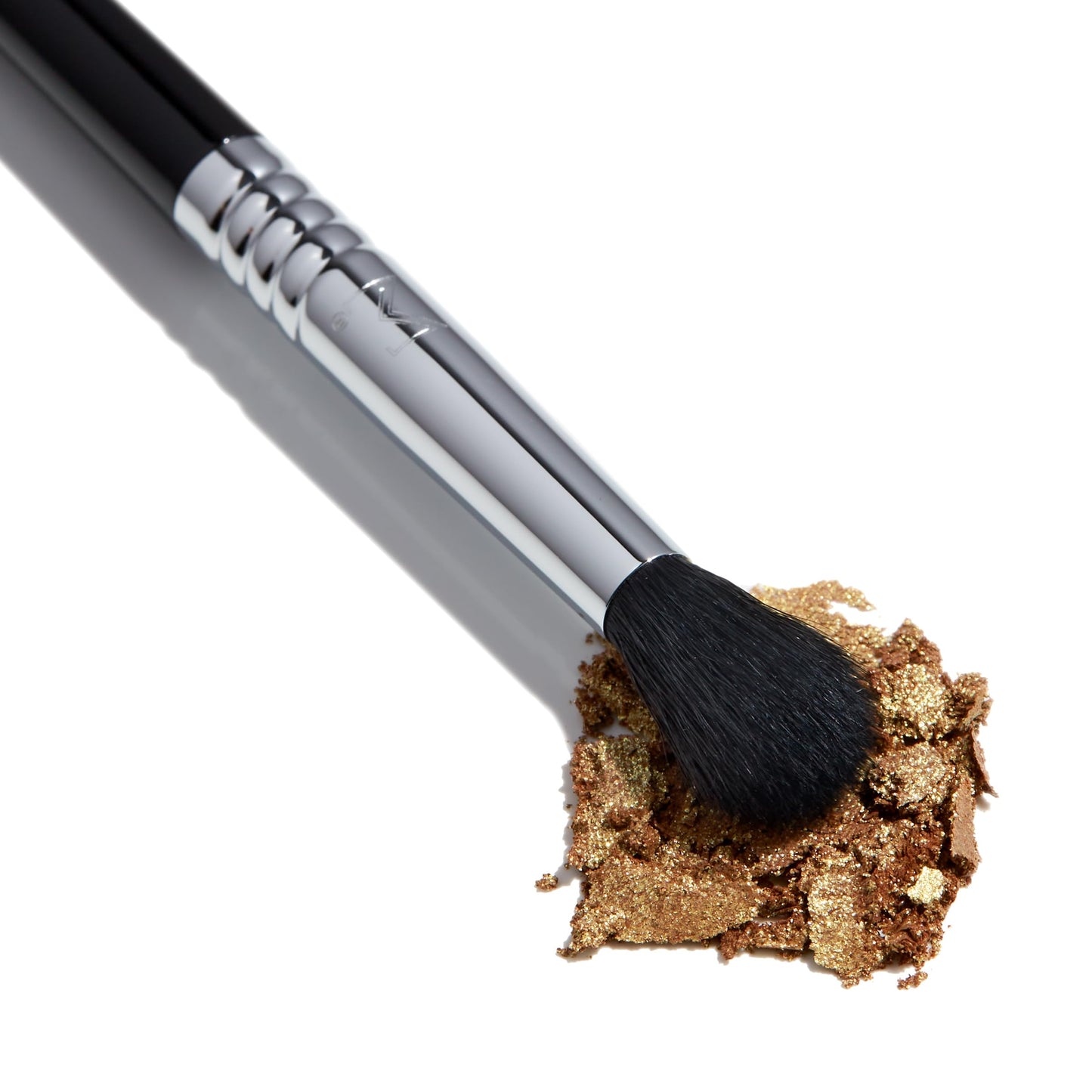 Sigma Beauty E38 Diffused Crease Brush - Blending Brush For Corner Eyelids - Eyeshadow Application and Fluffy Blending Brush - Apply Pigment and Blend
