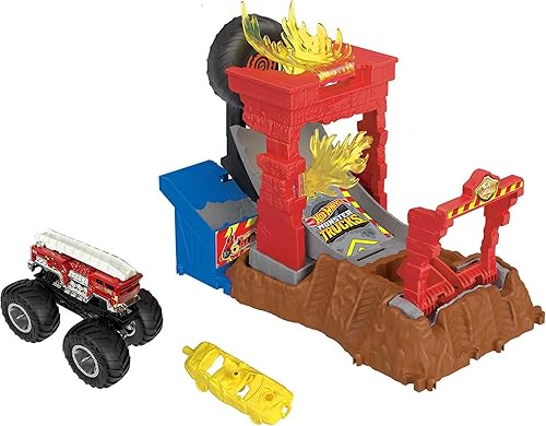 Hot Wheels Monster Trucks Playset & Toy Truck, Arena Smashers 5-Alarm Fire Crash Challenge, 1:64 Scale Firetruck & Crushable Car