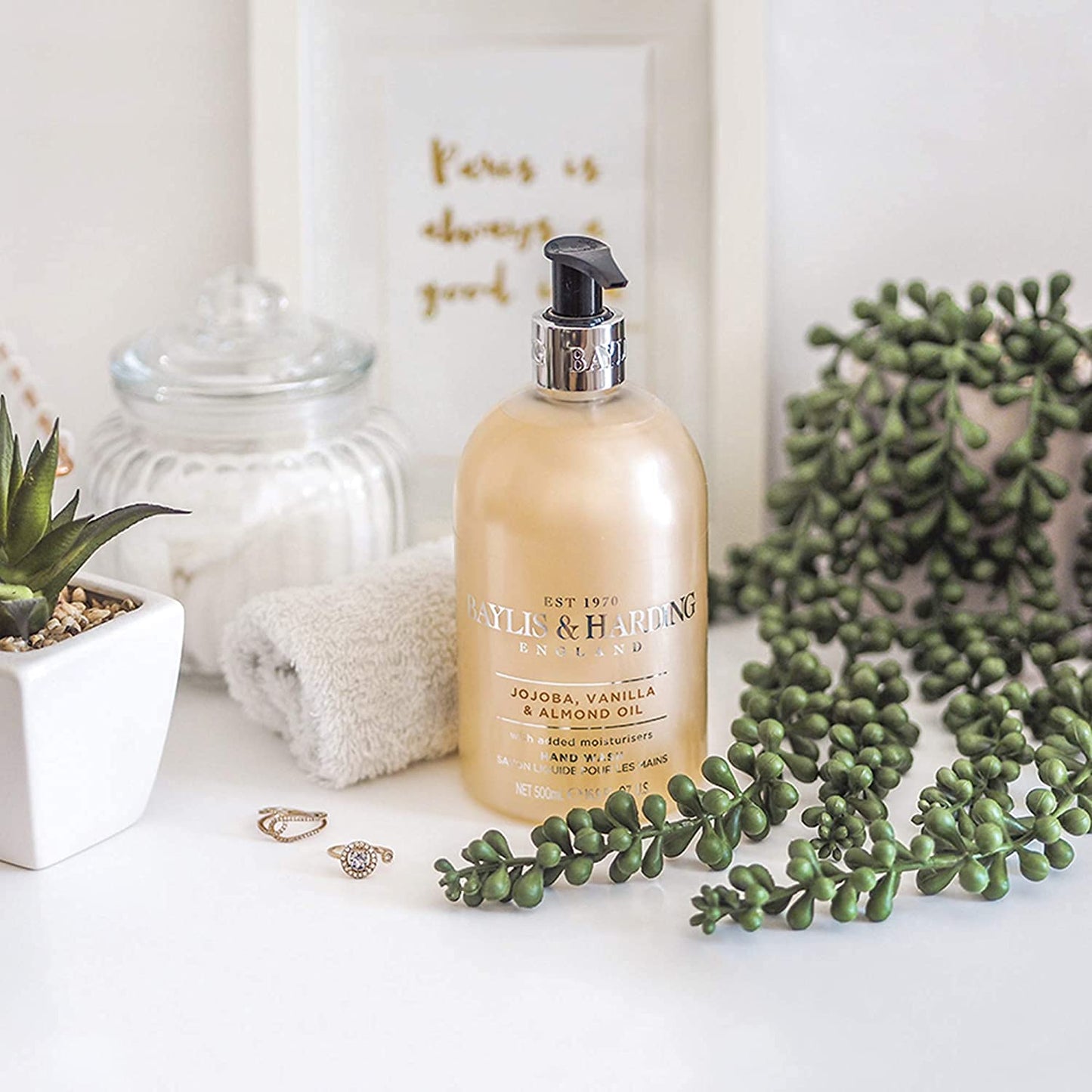 Baylis & Harding Jojoba Vanilla and Almond Oil Hand Wash 500 ml