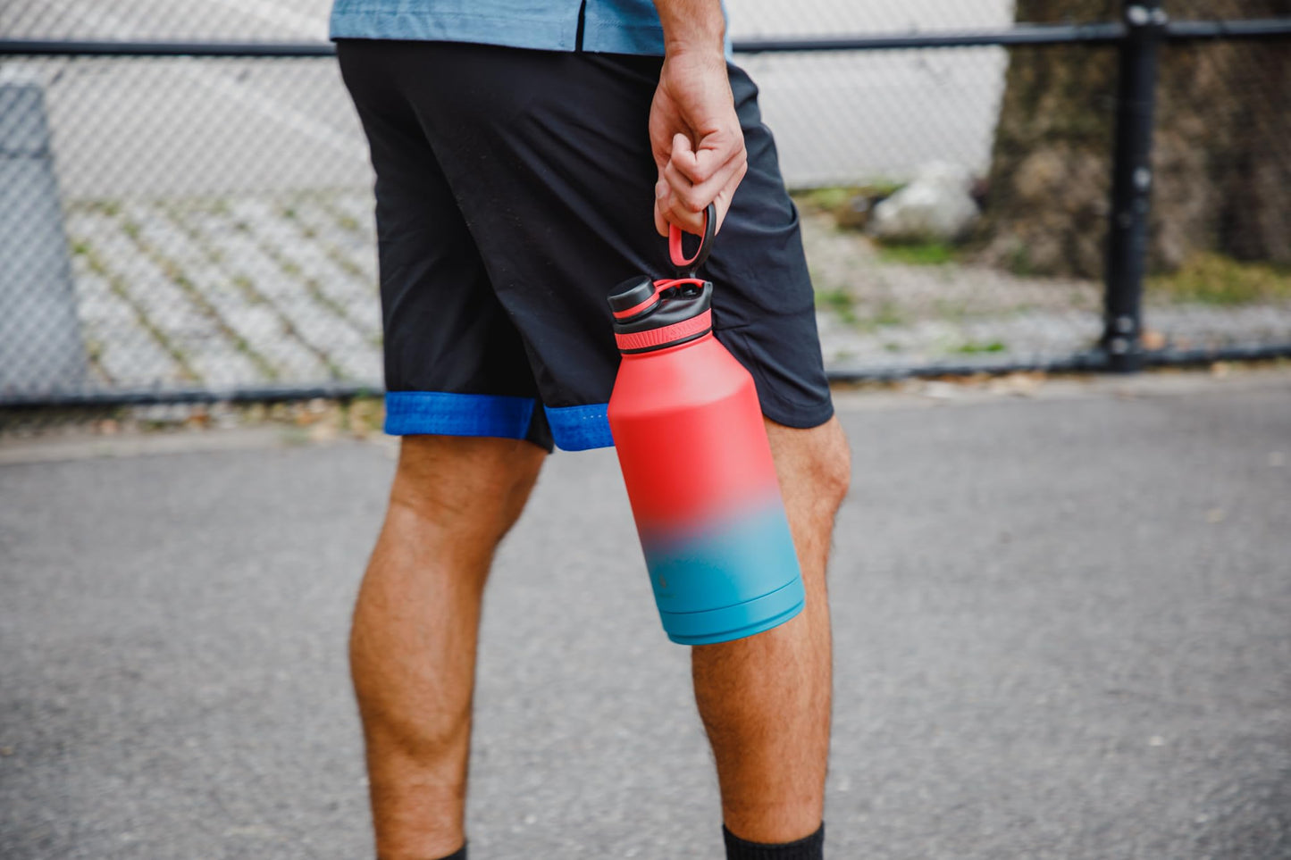 Manna Saratoga Double-wall Insulated Stainless Steel Bottle - 64 Oz - Blueberry Ombre