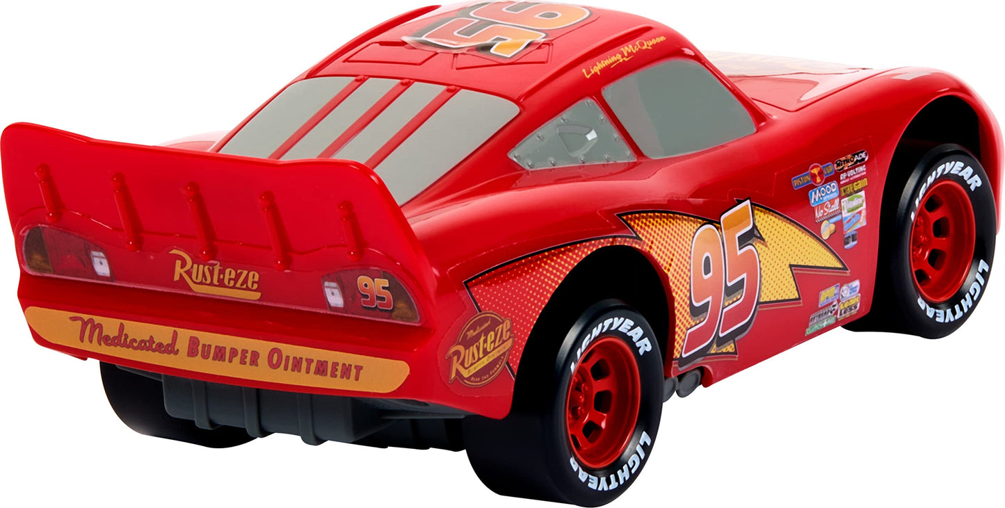 Mattel Disney Pixar Cars Moving Moments Toy Car with Eyes & Mouth that Move, Lightning McQueen Race Car, 7 inches Long