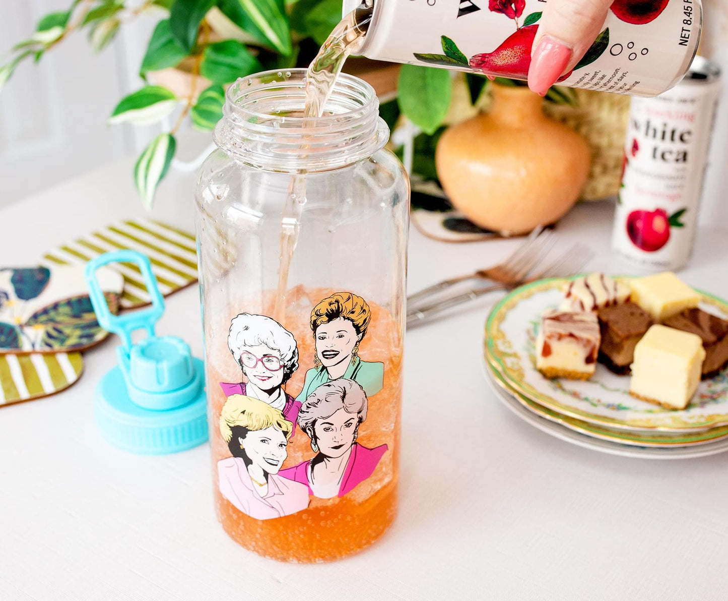 Silver Buffalo Golden Girls Group Twist Spout Plastic Water Bottle with Stickers You Stick Yourself, 32 Ounces