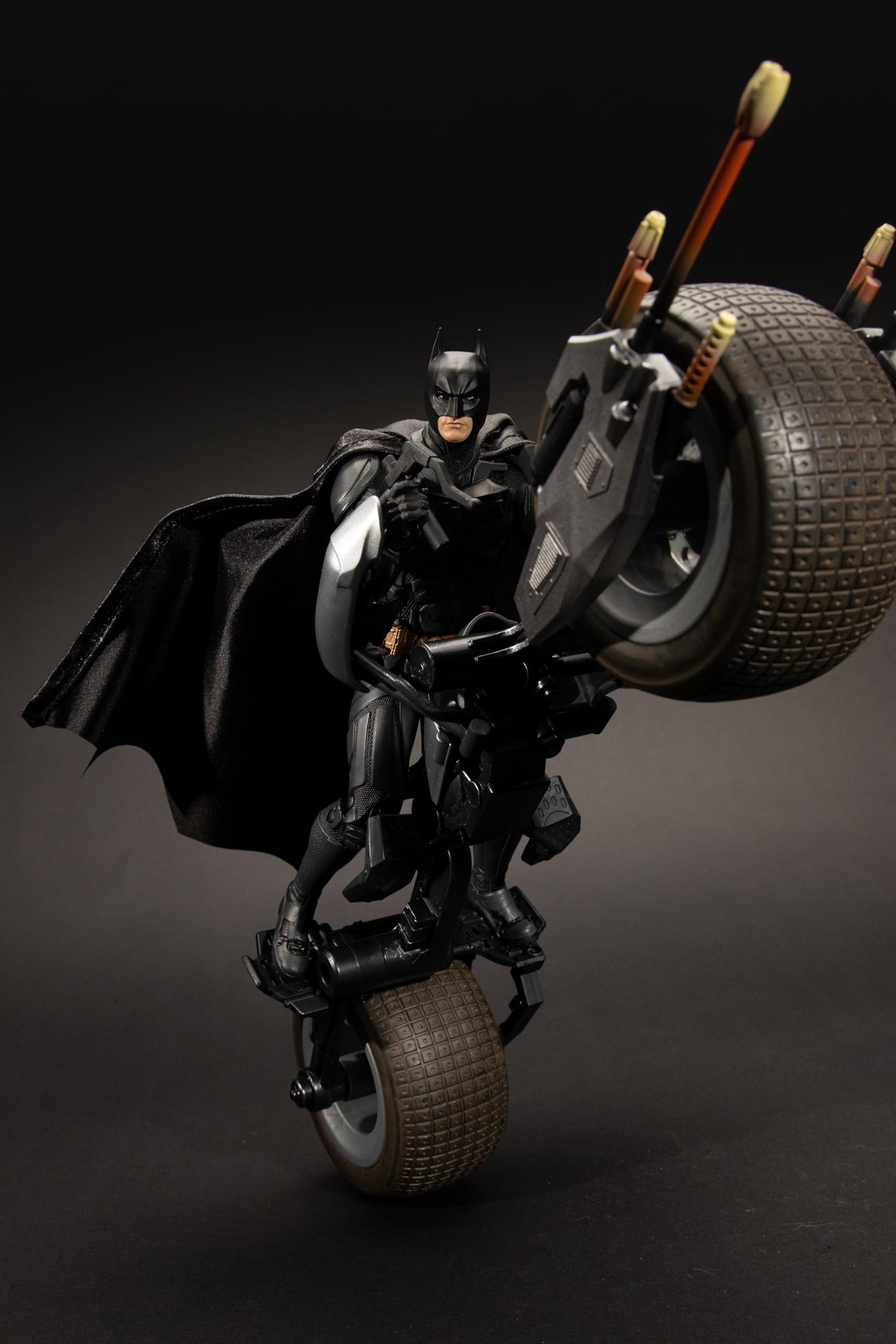 McFarlane The Dark Knight DC Multiverse Action Figure with Vehicle Batman & The Batpod 18 cm