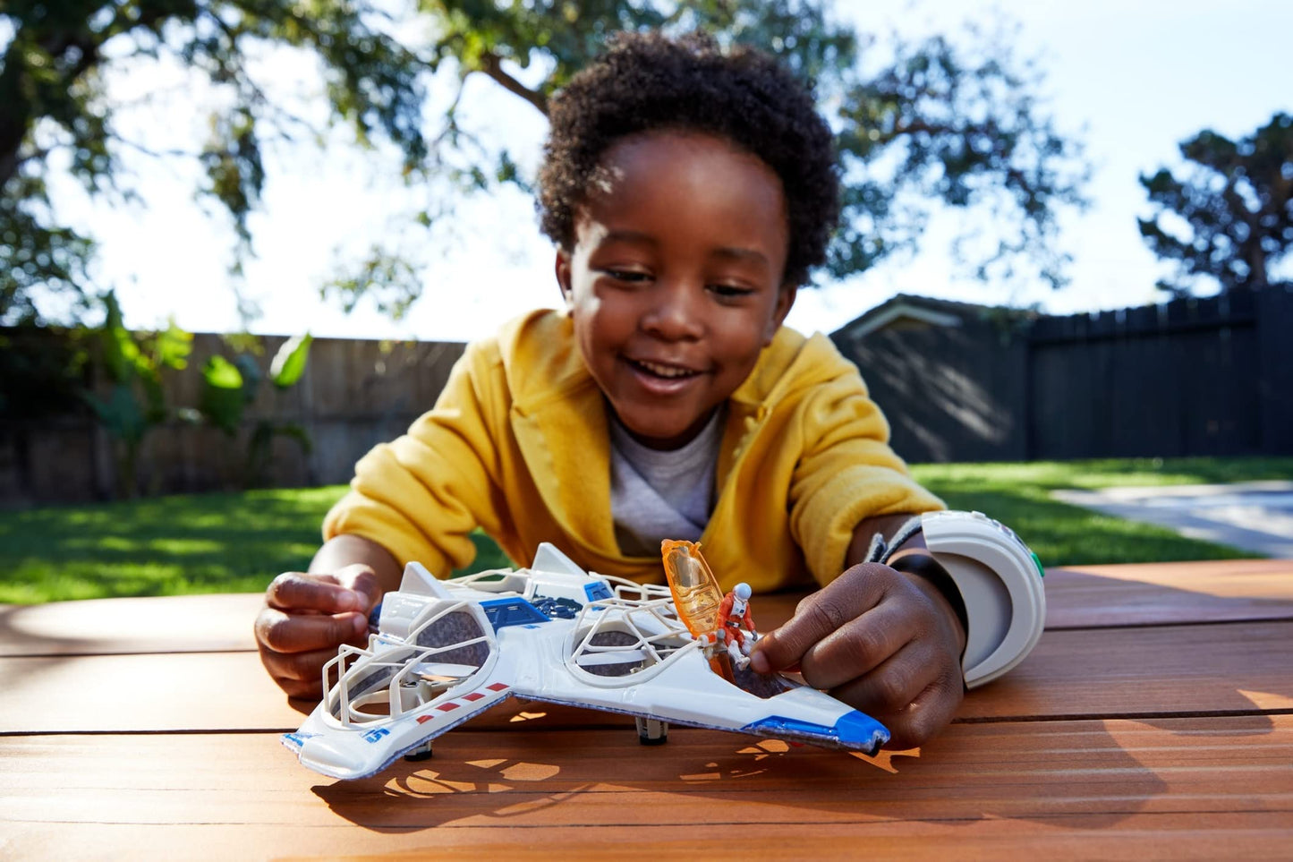 Hot Wheels RC Mattel Disney and Pixar Lightyear Spaceship with Buzz Lightyear Action Figure, Remote Control Drone