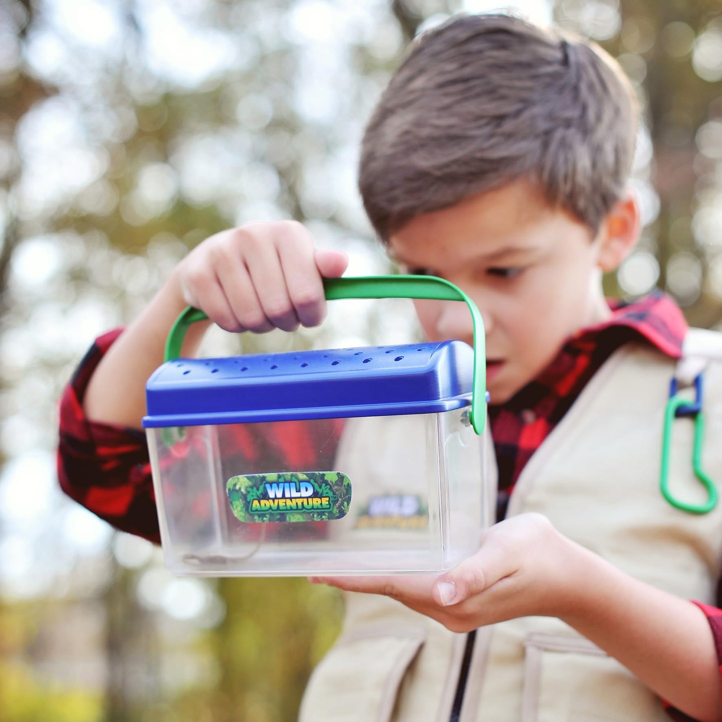 Wild Adventure Bug Catcher & Critter Shack – STEM Toy Habitat with Tweezers & Magnifying Glass for Indoor/Outdoor Insects, Ages 3+