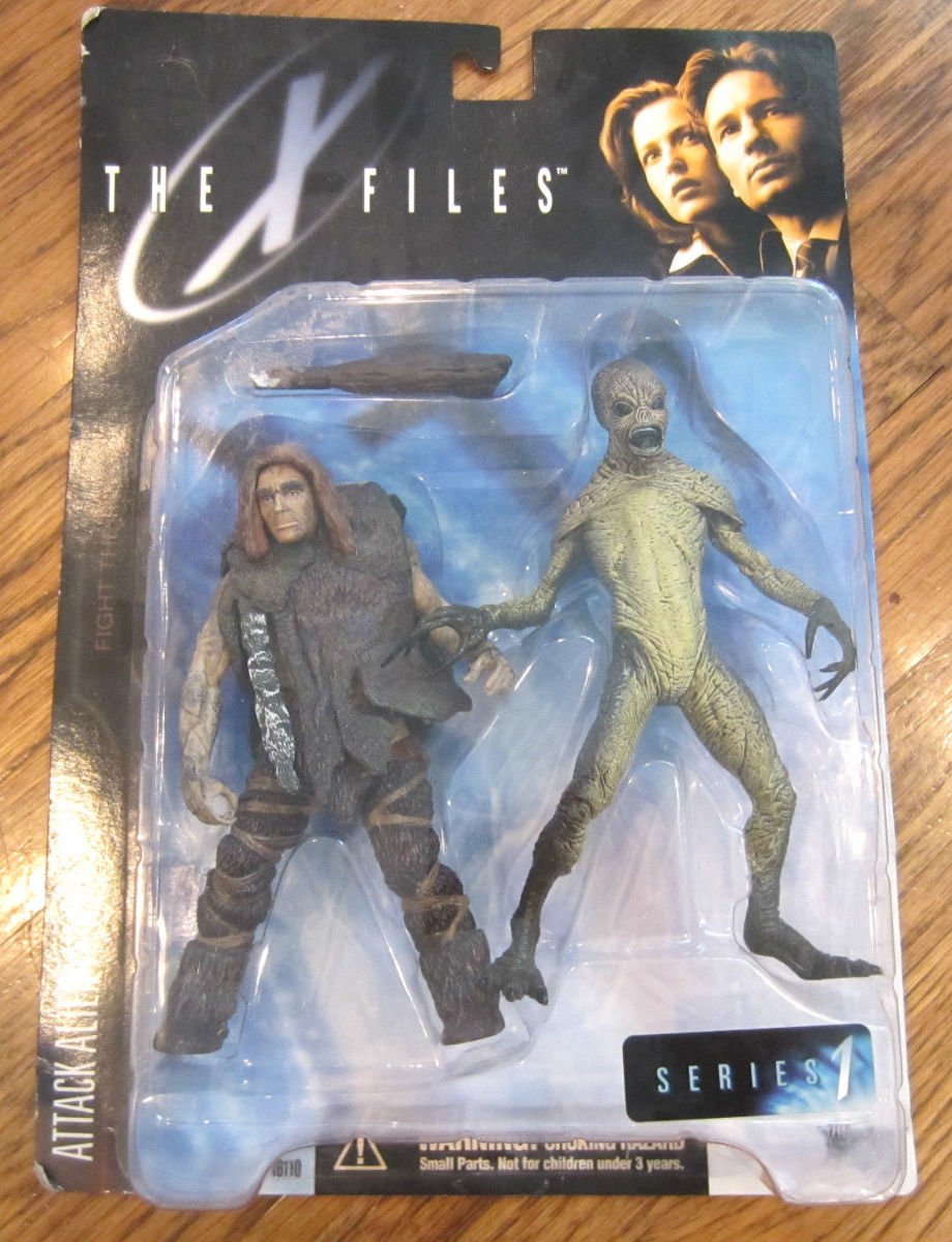 McFarlane Toys The X Files - Attack Alien Figure