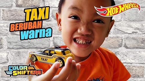 Hot Wheels Color Shifters Cockney Cab II, Black/Yellow