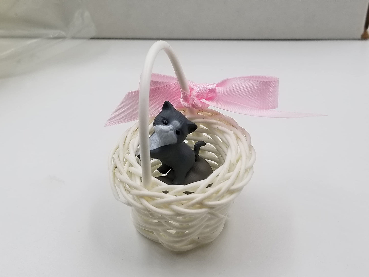 Bath Fizzy with Surprise Toy: Kitten Toy Inside Bath Fizzy with Cute Basket, XL (5 oz) Great for Bubble Baths, Perfect for Girls and Boys