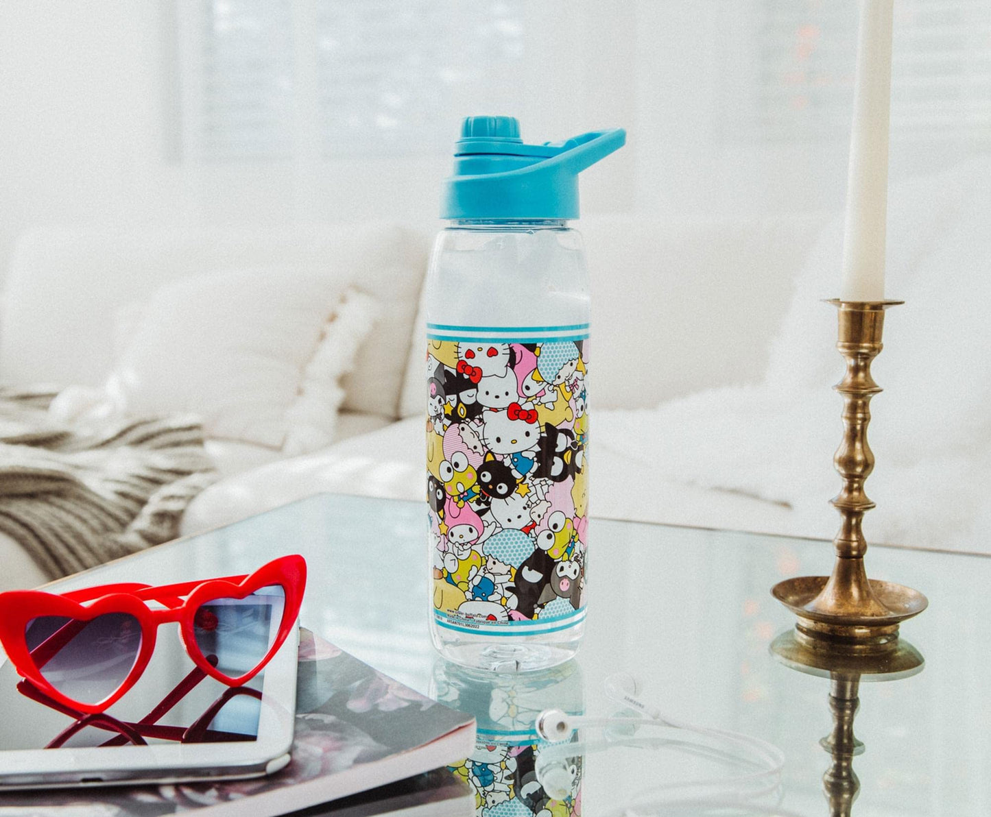 Toynk Sanrio Hello Kitty and Friends Plastic Water Bottle With Screw-Top Lid | BPA-Free Plastic Sports Jug | Holds 28 Ounces