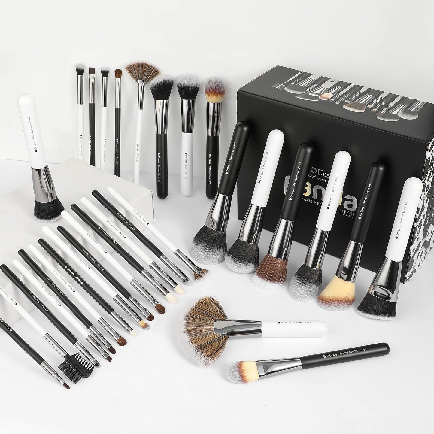 DUcare Professional Makeup Brushes Set 31Pcs Panda Series Makeup Brush Set Kabuki Foundation Blending Face Powder Blush Concealers Eye Shadows