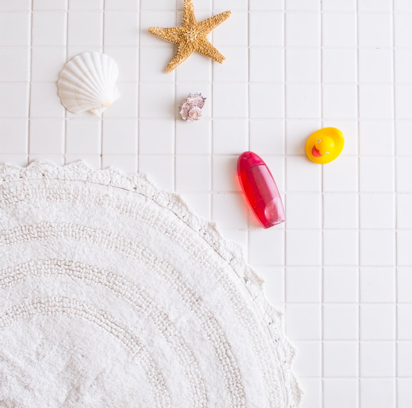 DII Crochet Collection Reversible Bath Mat, Round, 27.5" Diameter, White