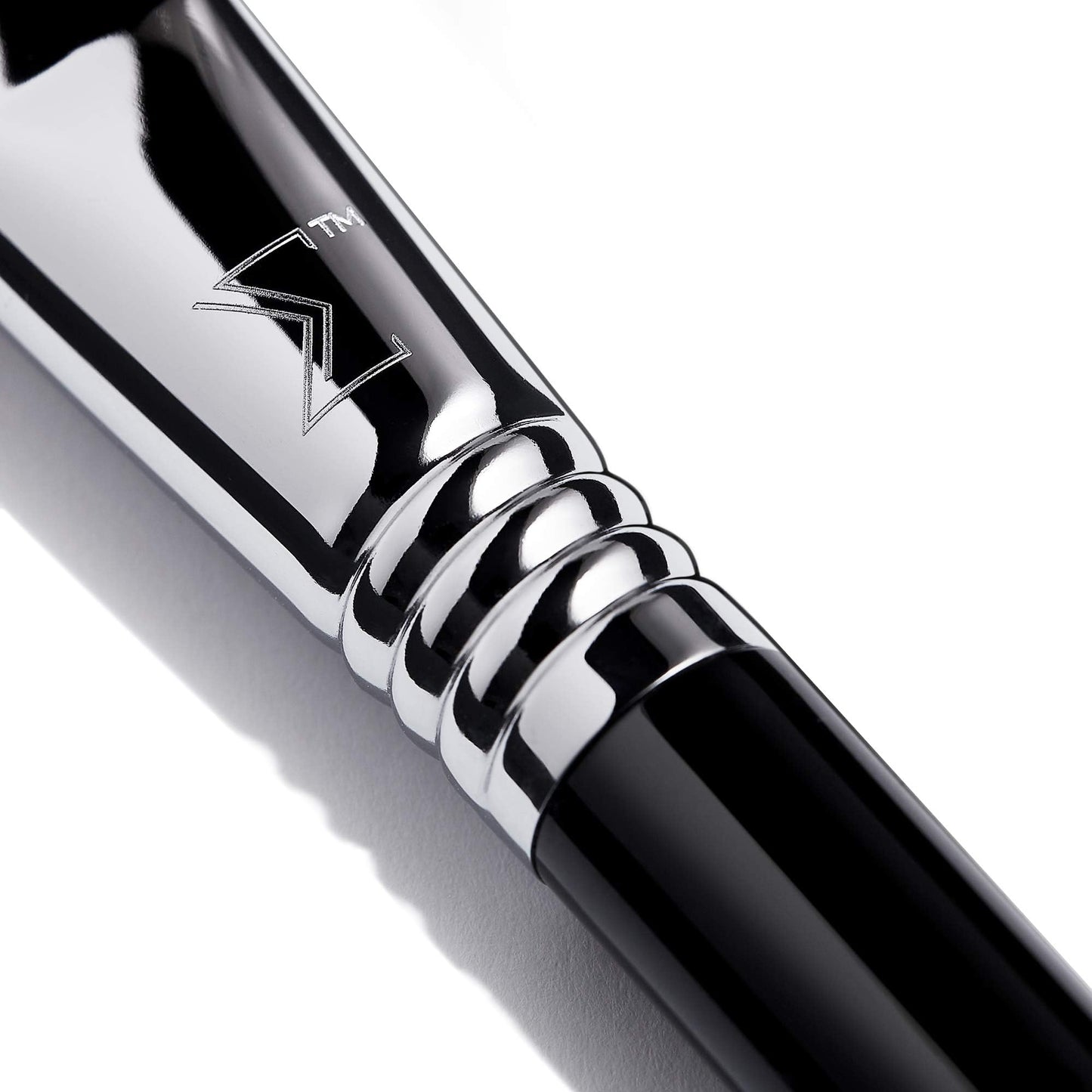 Sigma Beauty Professional E57 Firm Shader Brush - Professional Makeup Brush for Intense Applications or Controlled Finishes - Vegan Eyeshadow Brush