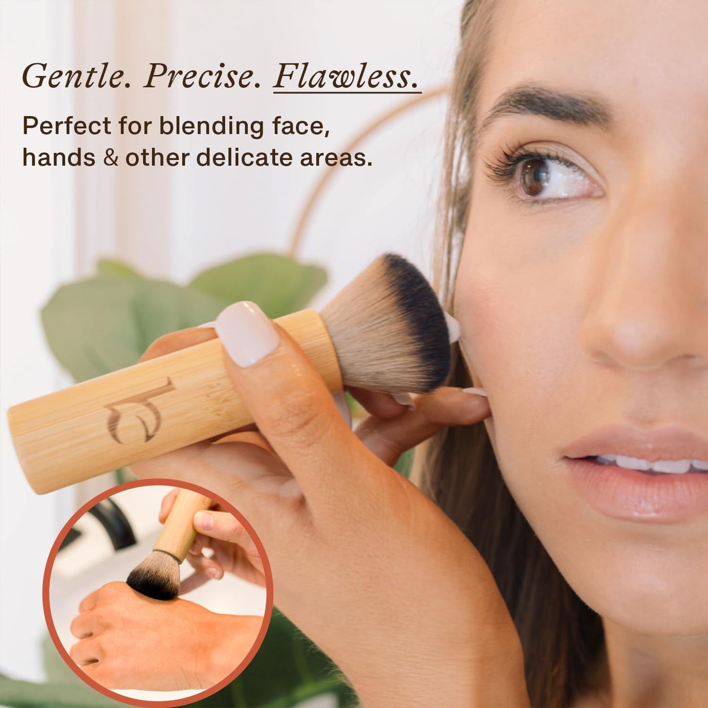 Kabuki Brush for Face - Ultra Soft Bronzer Brush for Blush, Loose Powder, Powder and Liquid Foundation & Self Tanner, Travel Friendy Makeup Blending