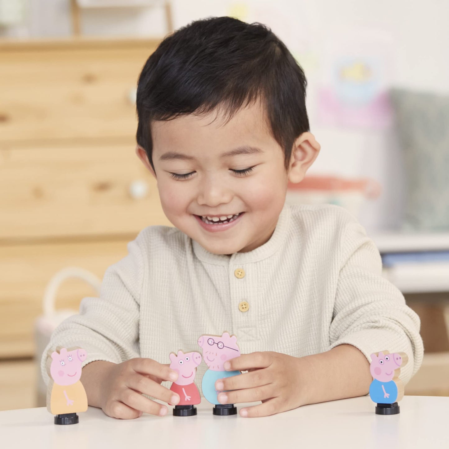 Peppa Pig Toys Wooden Family Figures Made from Responsibly Sourced Wood for 2 Year Old Girls and Boys and Up (Amazon Exclusive)